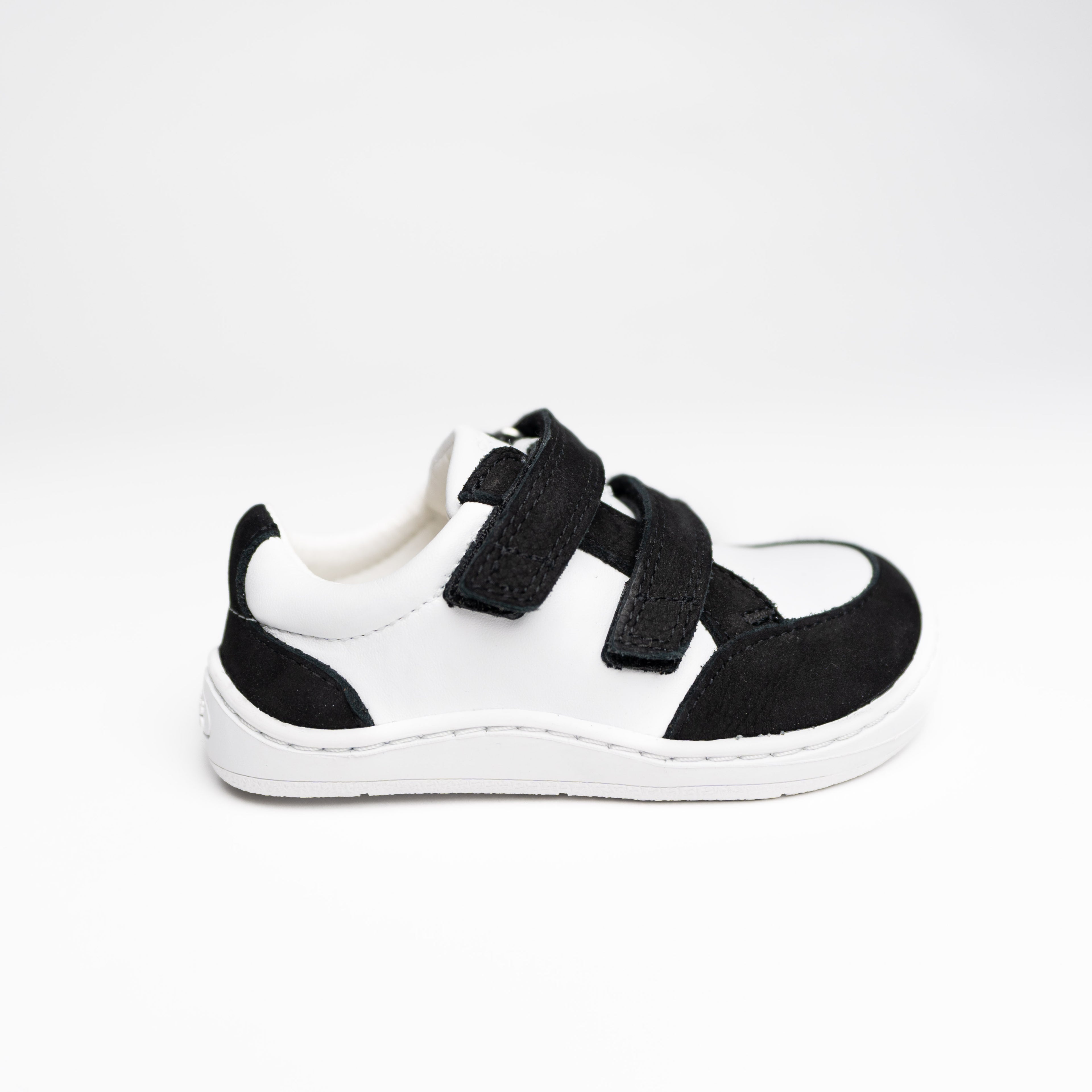 sneaker-børnesko-hvide-black-barfodssko-sort-white
